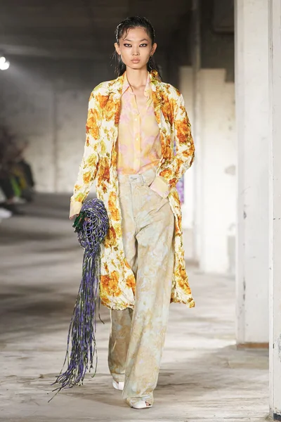 Look 49